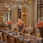 Szálloda Plaza Athenee - Dorchester Collection