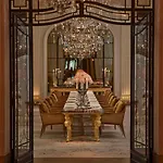 Plaza Athenee - Dorchester Collection