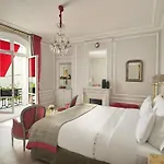Plaza Athenee - Dorchester Collection Szálloda Párizs