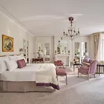 Plaza Athenee - Dorchester Collection Párizs