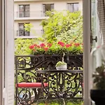 Plaza Athenee - Dorchester Collection 5*