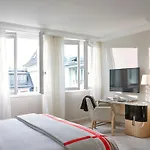Szálloda Plaza Athenee - Dorchester Collection