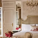 Plaza Athenee - Dorchester Collection Szálloda