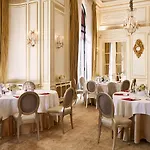 Plaza Athenee - Dorchester Collection 5* Párizs