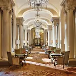 Plaza Athenee - Dorchester Collection