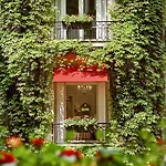 Plaza Athenee - Dorchester Collection Szálloda