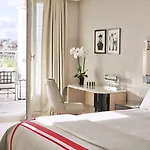 Plaza Athenee - Dorchester Collection 5*
