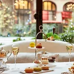 Plaza Athenee - Dorchester Collection 5* Párizs