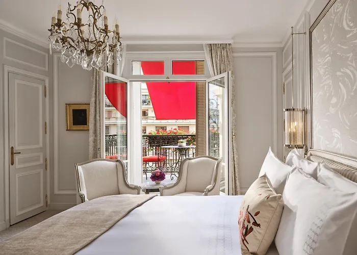 Hotel Plaza Athenee - Dorchester Collection Paříž