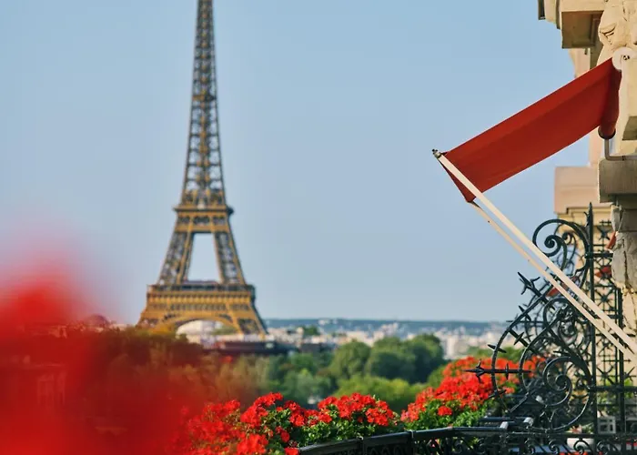 Plaza Athenee - Dorchester Collection 5* Paříž