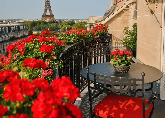 Plaza Athenee - Dorchester Collection Hotel