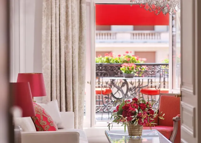 Hotel Plaza Athenee - Dorchester Collection 5*
