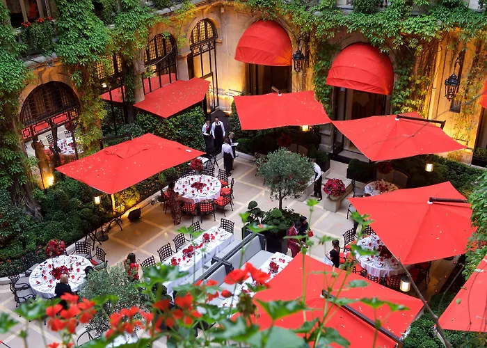 Plaza Athenee - Dorchester Collection Paříž