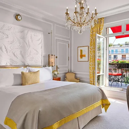 Hotel Plaza Athénée - Dorchester Collection 5*