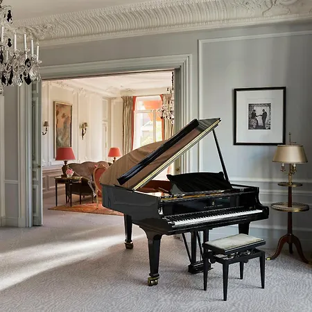 Plaza Athénée - Dorchester Collection Hotel