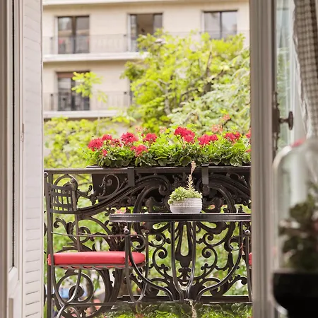 Plaza Athénée - Dorchester Collection 5*