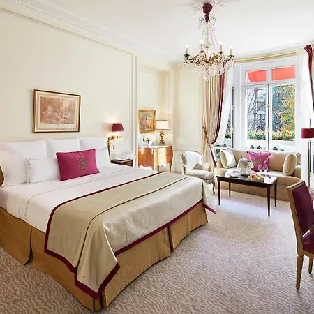 Hotel Plaza Athénée - Dorchester Collection 5*