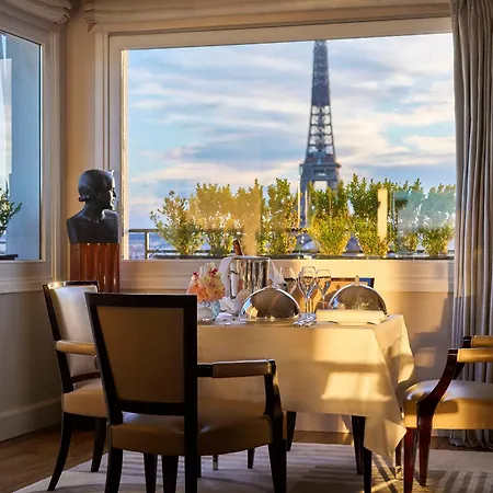 Plaza Athénée - Dorchester Collection Hotel Paris