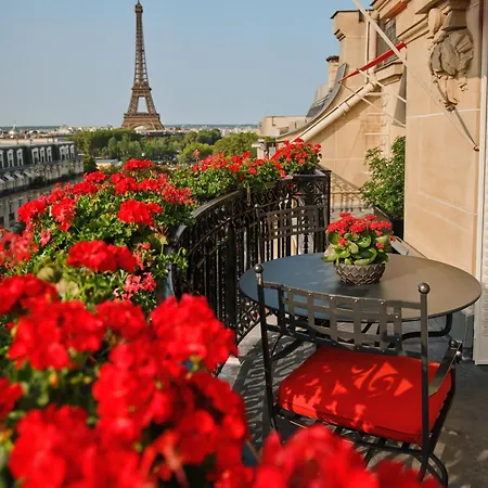 Plaza Athénée - Dorchester Collection Hotel