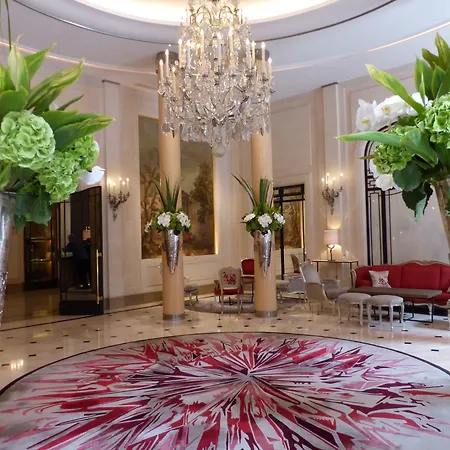 Hotel Plaza Athénée - Dorchester Collection