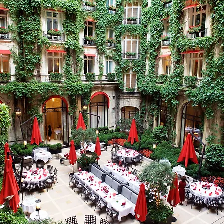 Plaza Athénée - Dorchester Collection 5* París