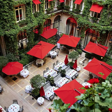 Plaza Athénée - Dorchester Collection 5* Paris
