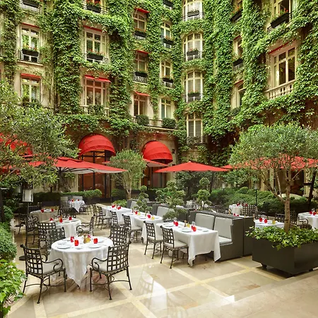 Plaza Athénée - Dorchester Collection Hotel 5*