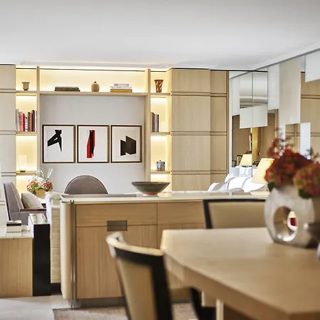 Plaza Athénée - Dorchester Collection Hotel 5*