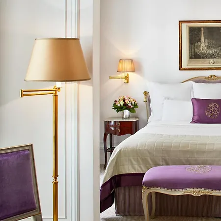 Plaza Athénée - Dorchester Collection Hotel 5*