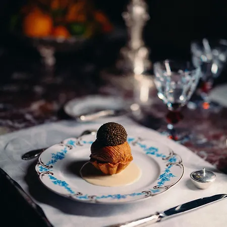 Plaza Athenee - Dorchester Collection מלון