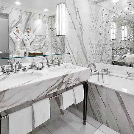 Plaza Athénée - Dorchester Collection Paris