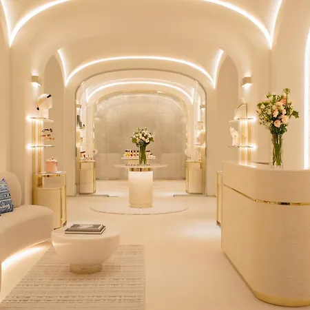 Plaza Athénée - Dorchester Collection Paris