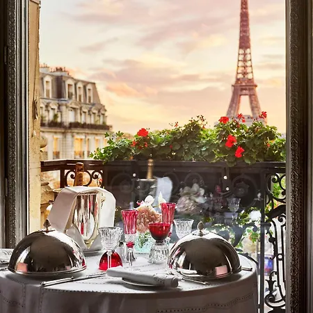 Plaza Athénée - Dorchester Collection Paris