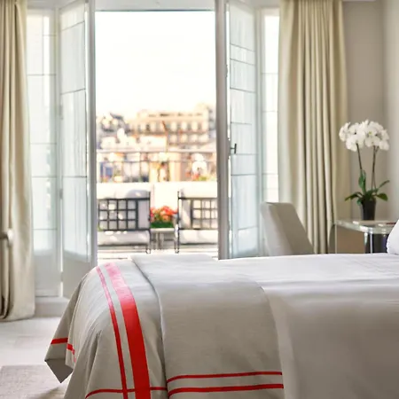 Plaza Athénée - Dorchester Collection Hotel 5*