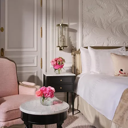 Plaza Athenee - Dorchester Collection מלון פריז