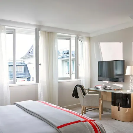 Hotel Plaza Athénée - Dorchester Collection