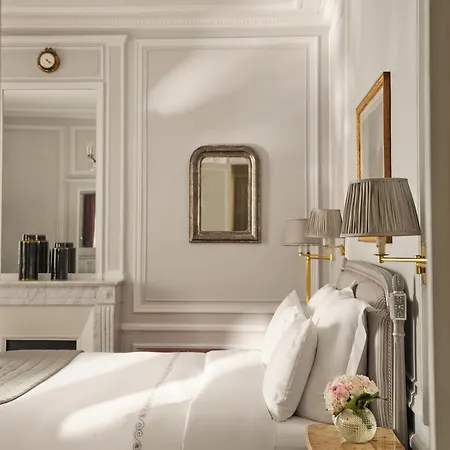 Plaza Athenee - Dorchester Collection מלון 5*