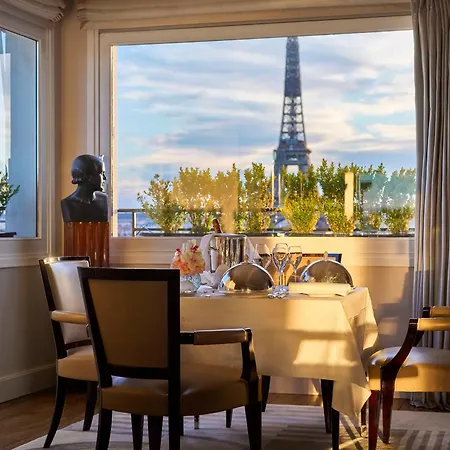 Plaza Athénée - Dorchester Collection Hotel Paris
