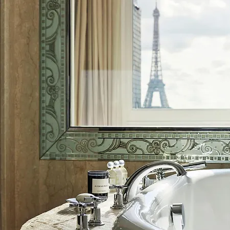 Plaza Athénée - Dorchester Collection Hotel 5*