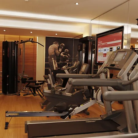 Plaza Athenee - Dorchester Collection 5* פריז