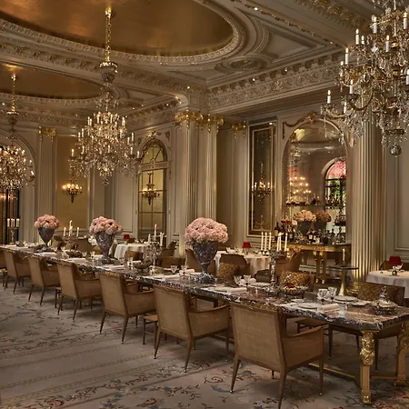 Plaza Athenee - Dorchester Collection 5* פריז