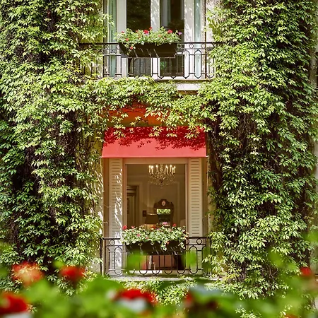 Plaza Athénée - Dorchester Collection Hotel