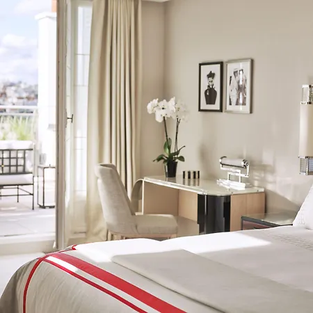 Plaza Athénée - Dorchester Collection 5*