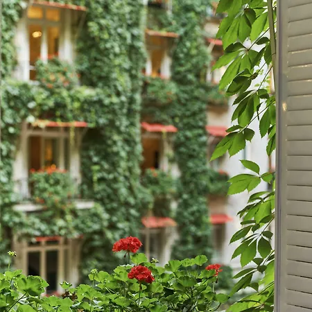 Plaza Athenee - Dorchester Collection 5*