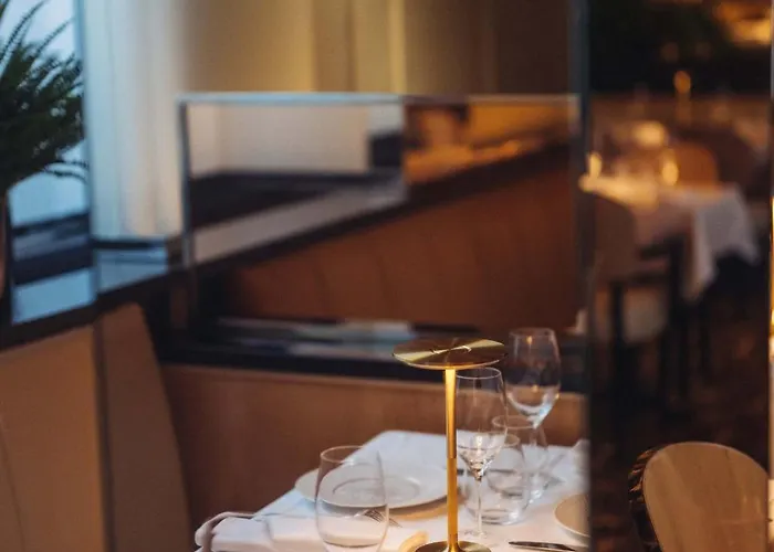 Hotel Plaza Athenee - Dorchester Collection Paris