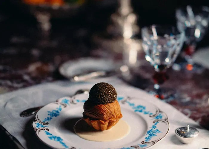 Plaza Athenee - Dorchester Collection Hotel