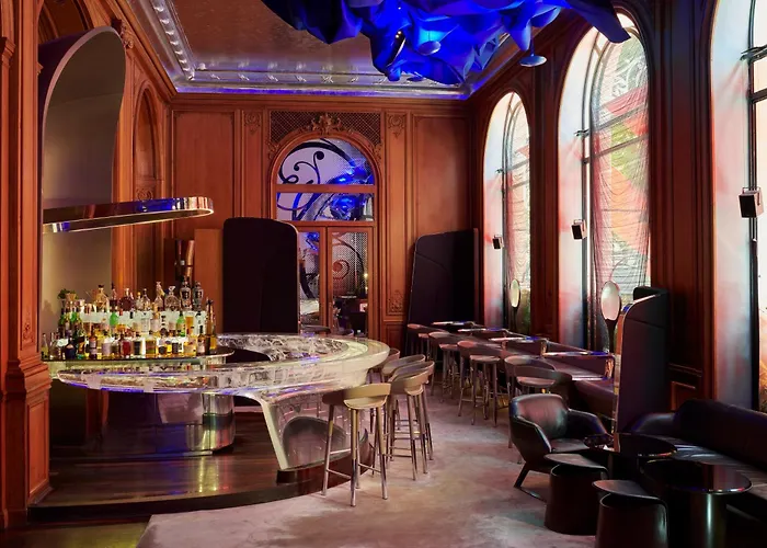 Hotel Plaza Athenee - Dorchester Collection Paris