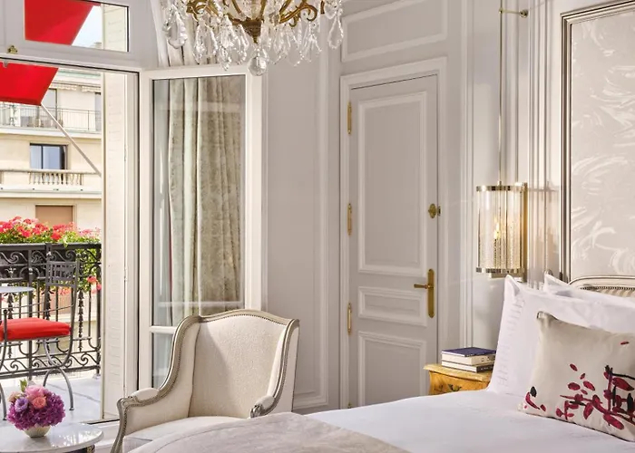 Plaza Athenee - Dorchester Collection