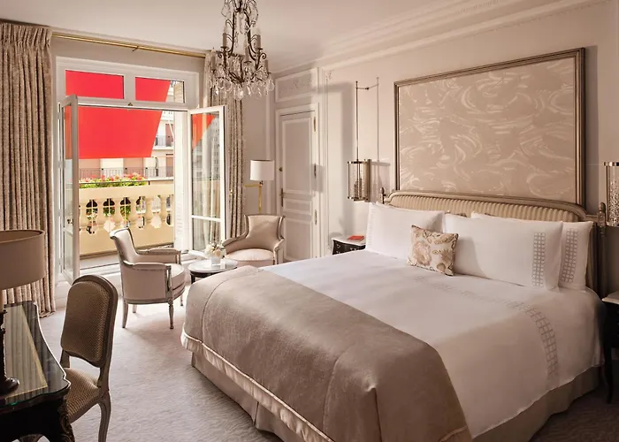 Plaza Athenee - Dorchester Collection Hotel 5*