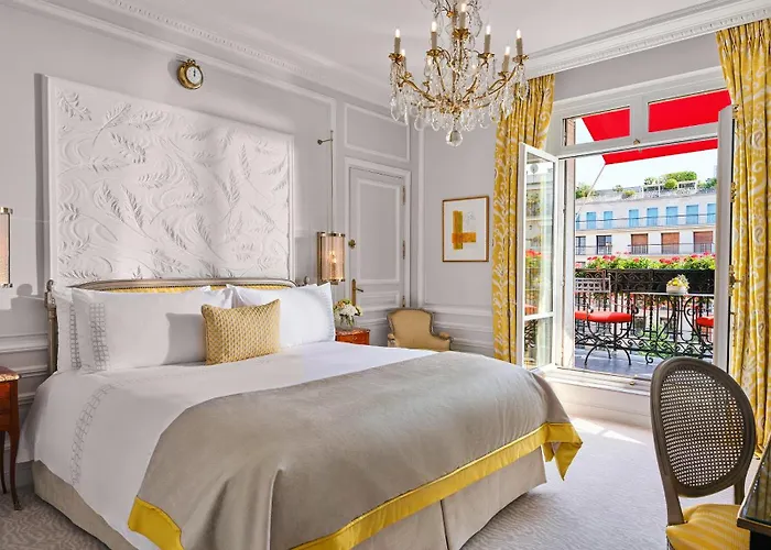 Hotel Plaza Athenee - Dorchester Collection 5*